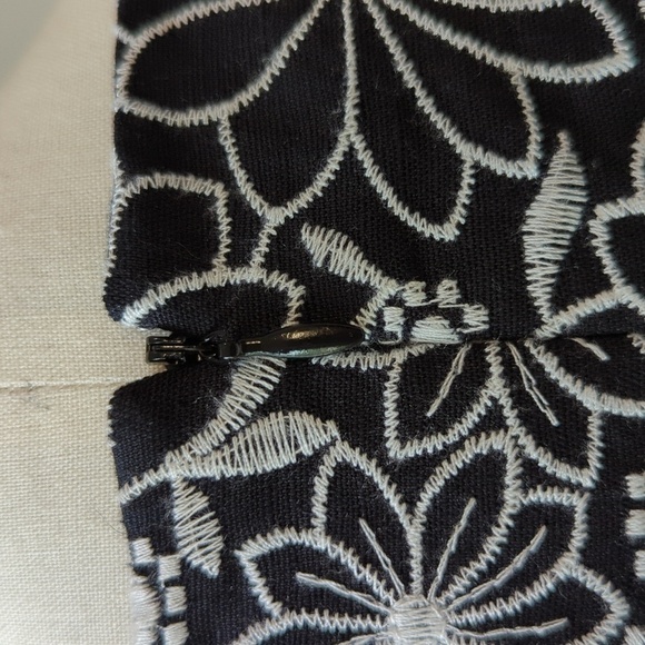 Talbots Embroidered Daisy A Line Sundress Black White 4P preppy linen cotton - Picture 6 of 8